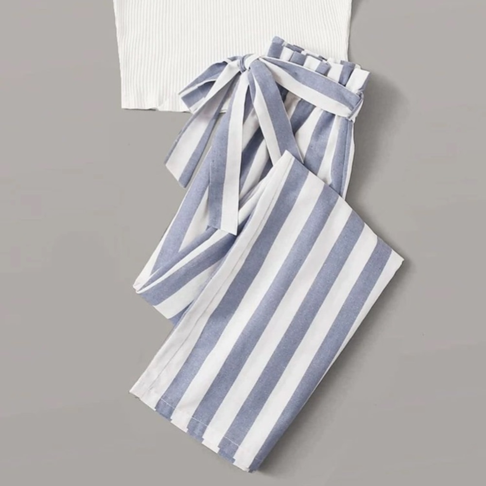 *BRAND NEW* Stripped belted pants